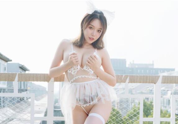 性感女神黄楽然 透视婚纱玲珑惹火